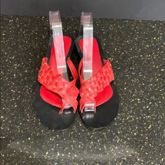 Bernardo Woven Toe Ring Sandals - Picture 6 of 7